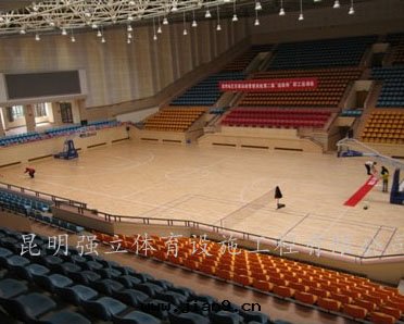 雲(yún)南(nán)省(shěng)安(ān)甯市(shì)體(tǐ)育館(guǎn)籃球场(chǎng)體(tǐ)育木(mù)地(dì)闆工程