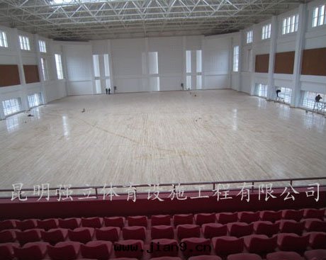 香(xiāng)格里(lǐ)拉民(mín)族中(zhōng)專體(tǐ)育館(guǎn)木(mù)地(dì)闆及(jí)座椅(yǐ)工程